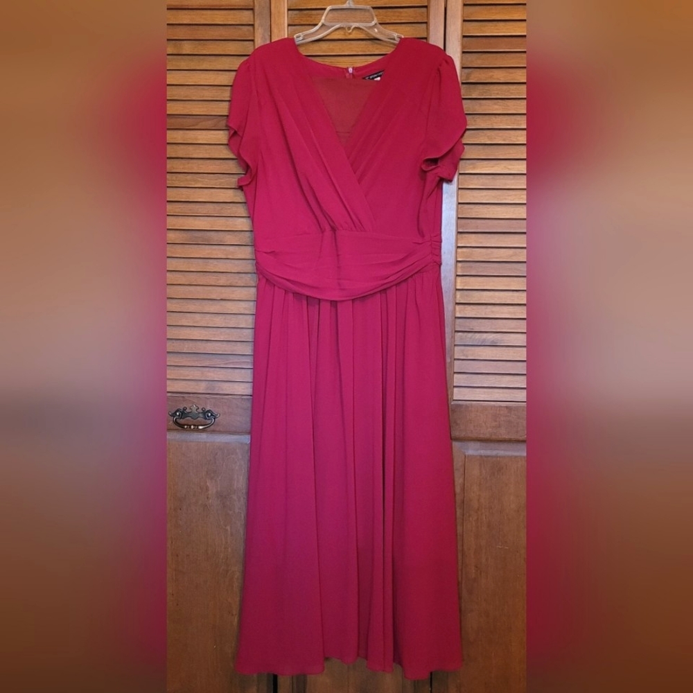 23. Only Worn ONCE! Ibtom Castle Bridesmaids Dress - 3X (size 18)
